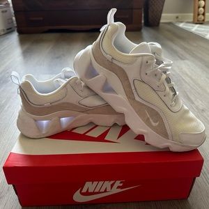 COPY - Nike Woman Size 9 RYZ 365